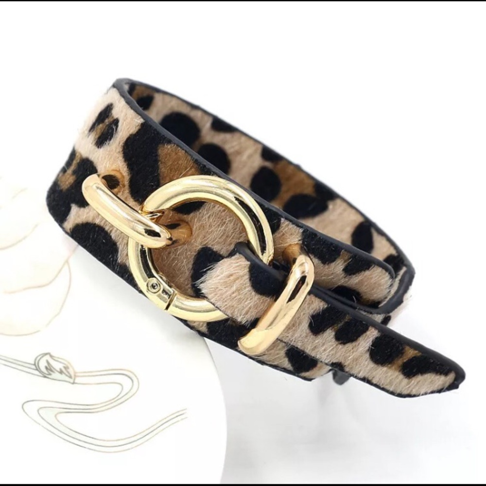 NEW!!! 🌸Stylish Leopard Earrings & Bracelet Set - Picture 2 of 6